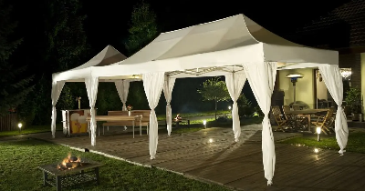 Ekspresowe namioty reklamowe – sekret sukcesu podczas każdego wydarzenia targowego